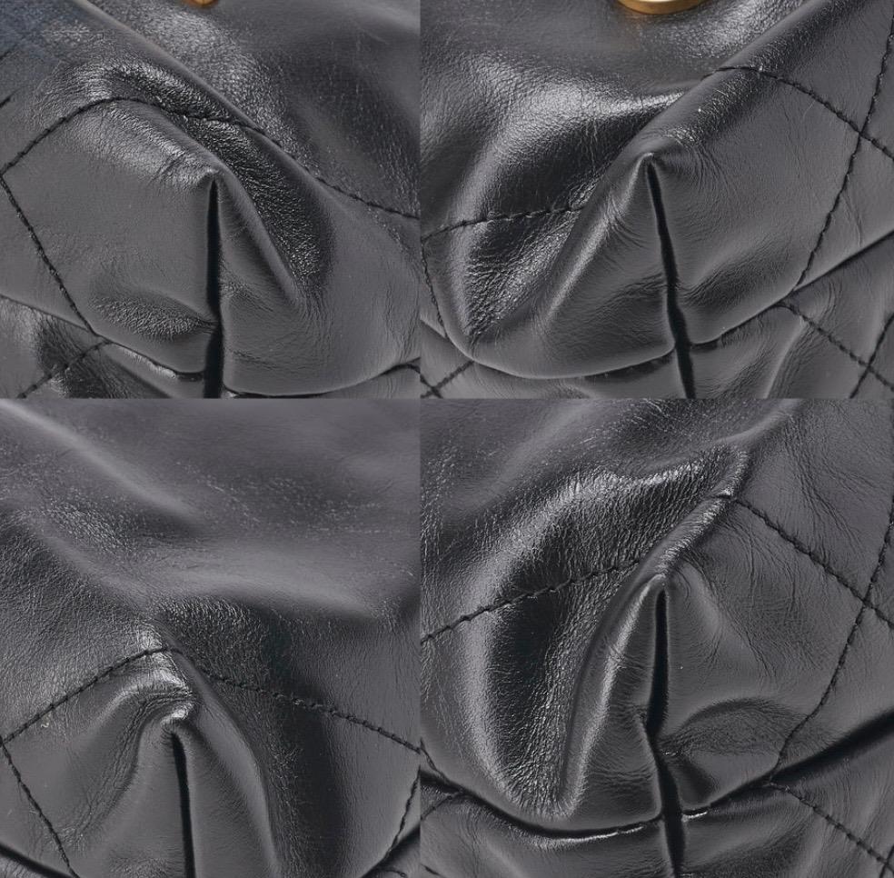 Sac CHANEL   22 Mini en cuir de veau noir - Chaîne dorée /Eternel Luxe