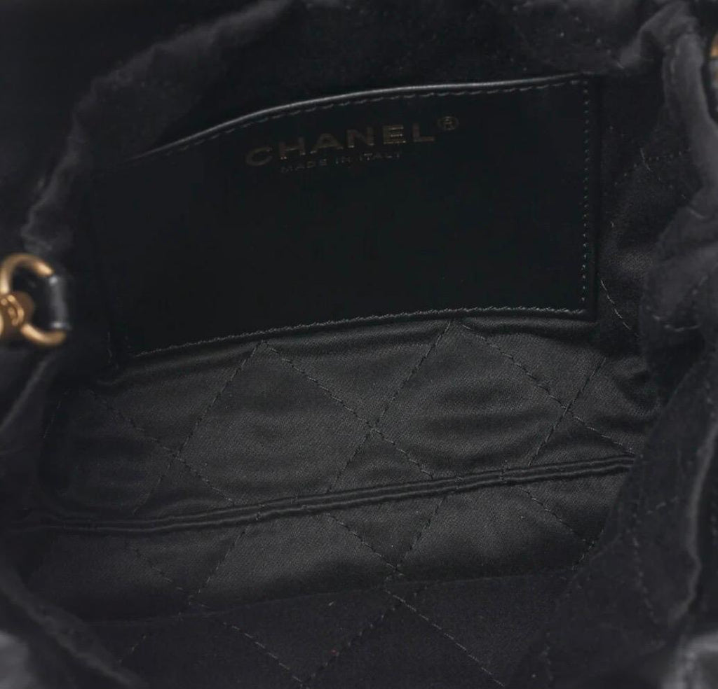 Sac CHANEL   22 Mini en cuir de veau noir - Chaîne dorée /Eternel Luxe