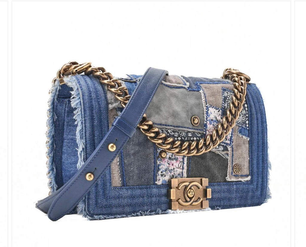 Sac CHANEL Boy patchwork denim bleu - Chaîne Dorée /Eternel Luxe
