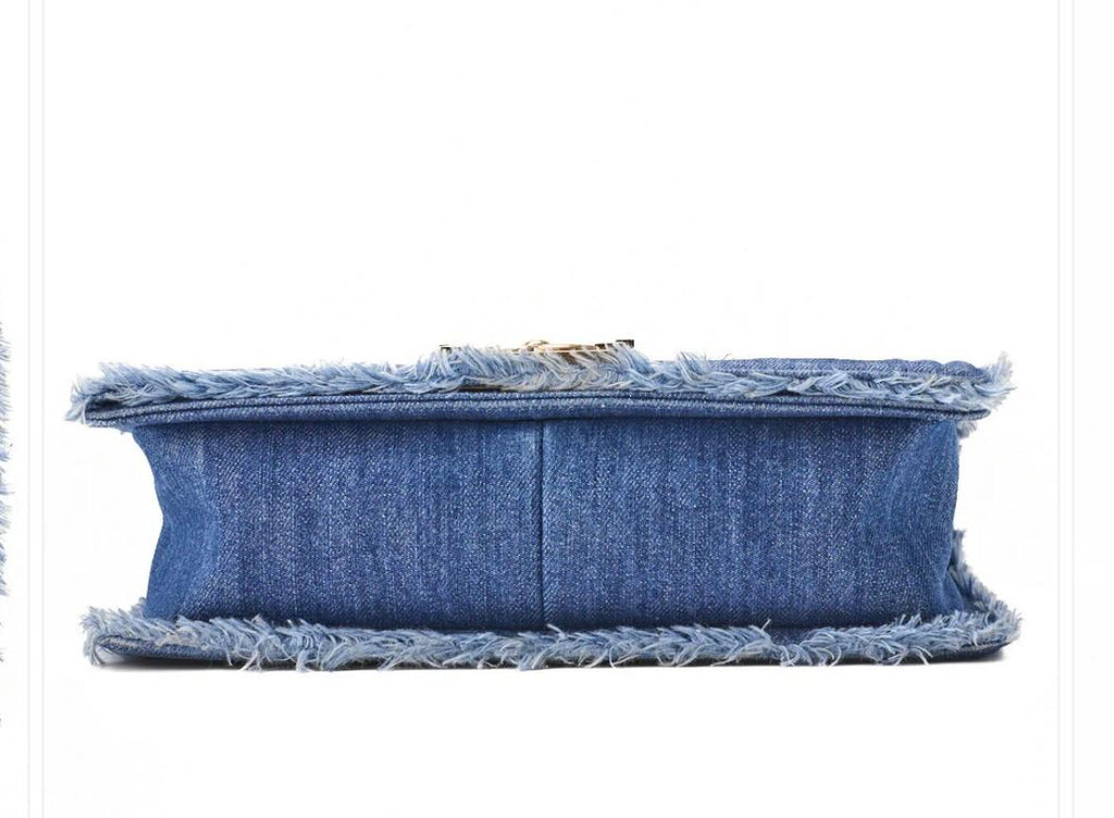 Sac CHANEL Boy patchwork denim bleu - Chaîne Dorée /Eternel Luxe
