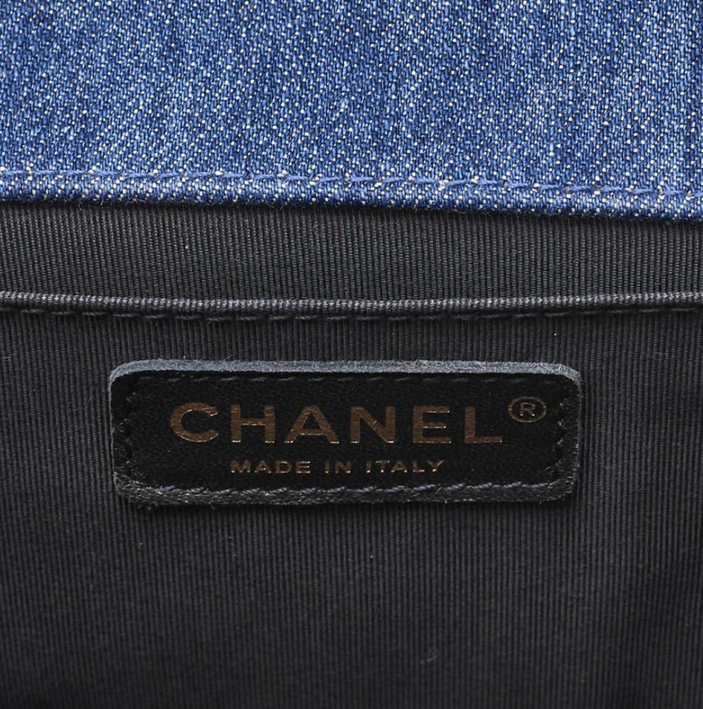 Sac CHANEL Boy patchwork denim bleu - Chaîne Dorée /Eternel Luxe