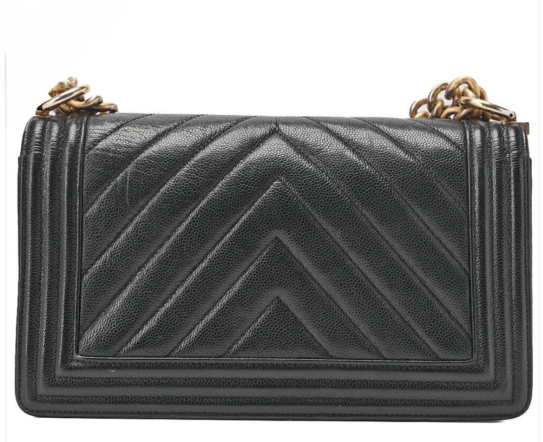 Sac CHANEL Boy Chanel cuir caviar noir / Eternel Luxe