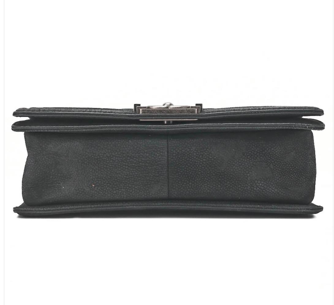 Sac CHANEL Boy Chanel Matelassé cuir caviar noir / Eternel Luxe