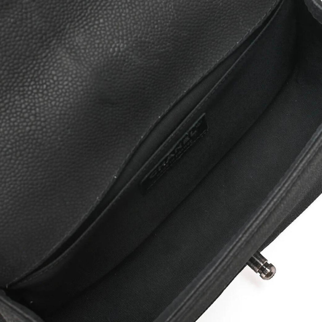 Sac CHANEL Boy Chanel Matelassé cuir caviar noir / Eternel Luxe
