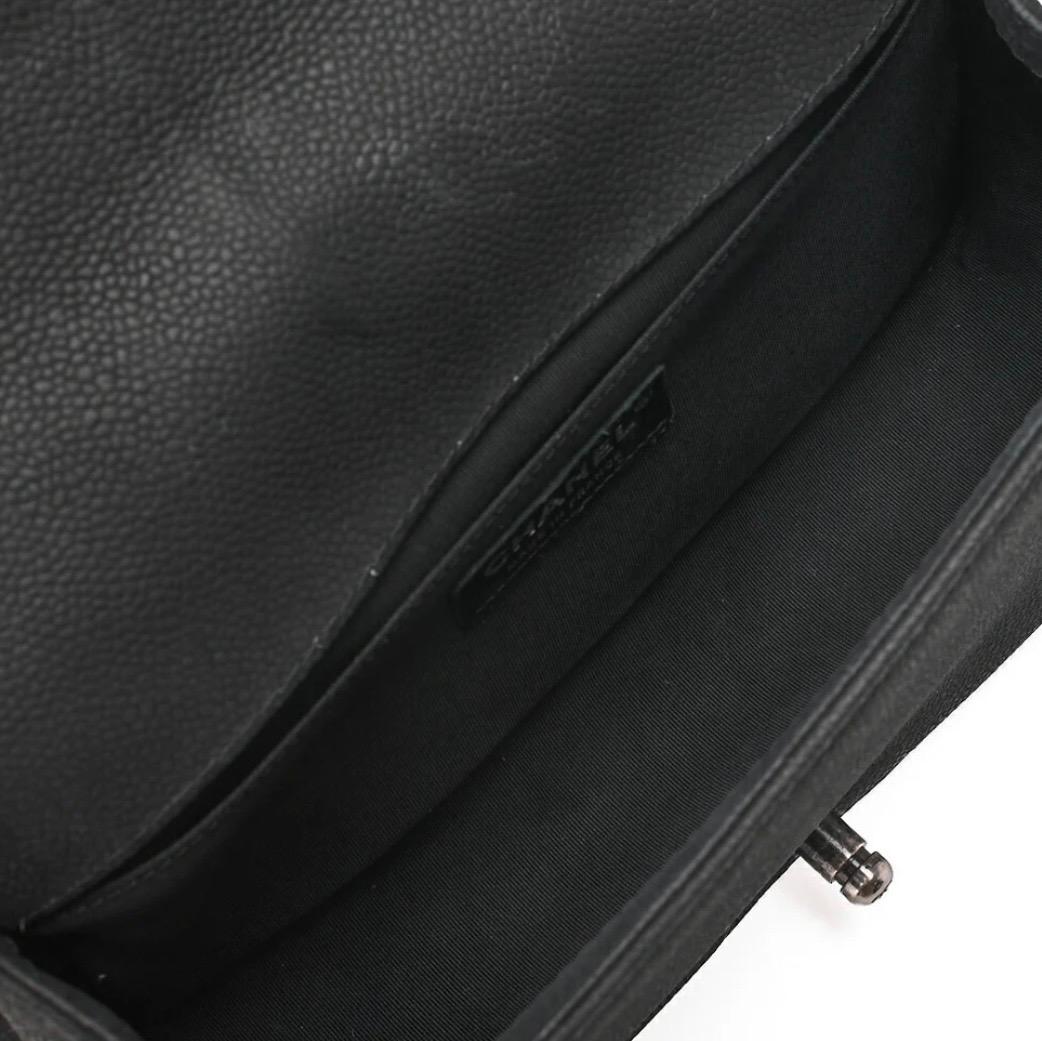 Sac CHANEL Boy Chanel Matelassé cuir caviar noir / Eternel Luxe
