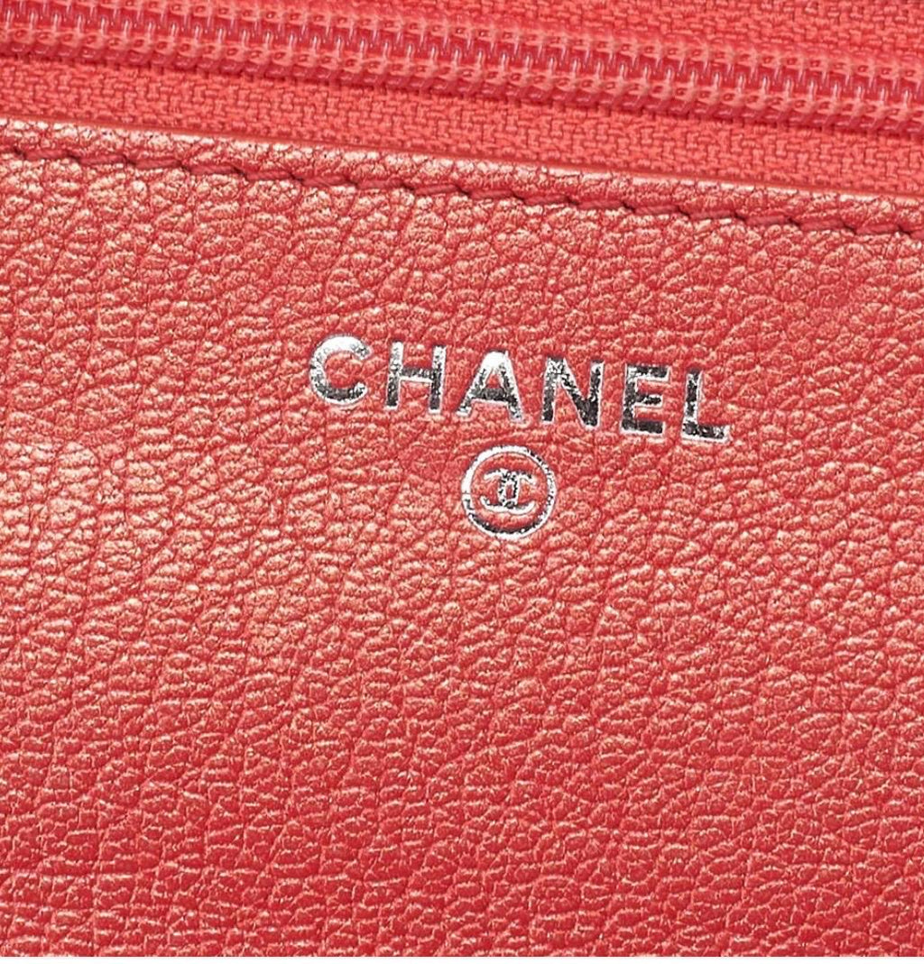 Portefeuille CHANEL  matelassé à cuir de veau rouge /Eternel Luxe