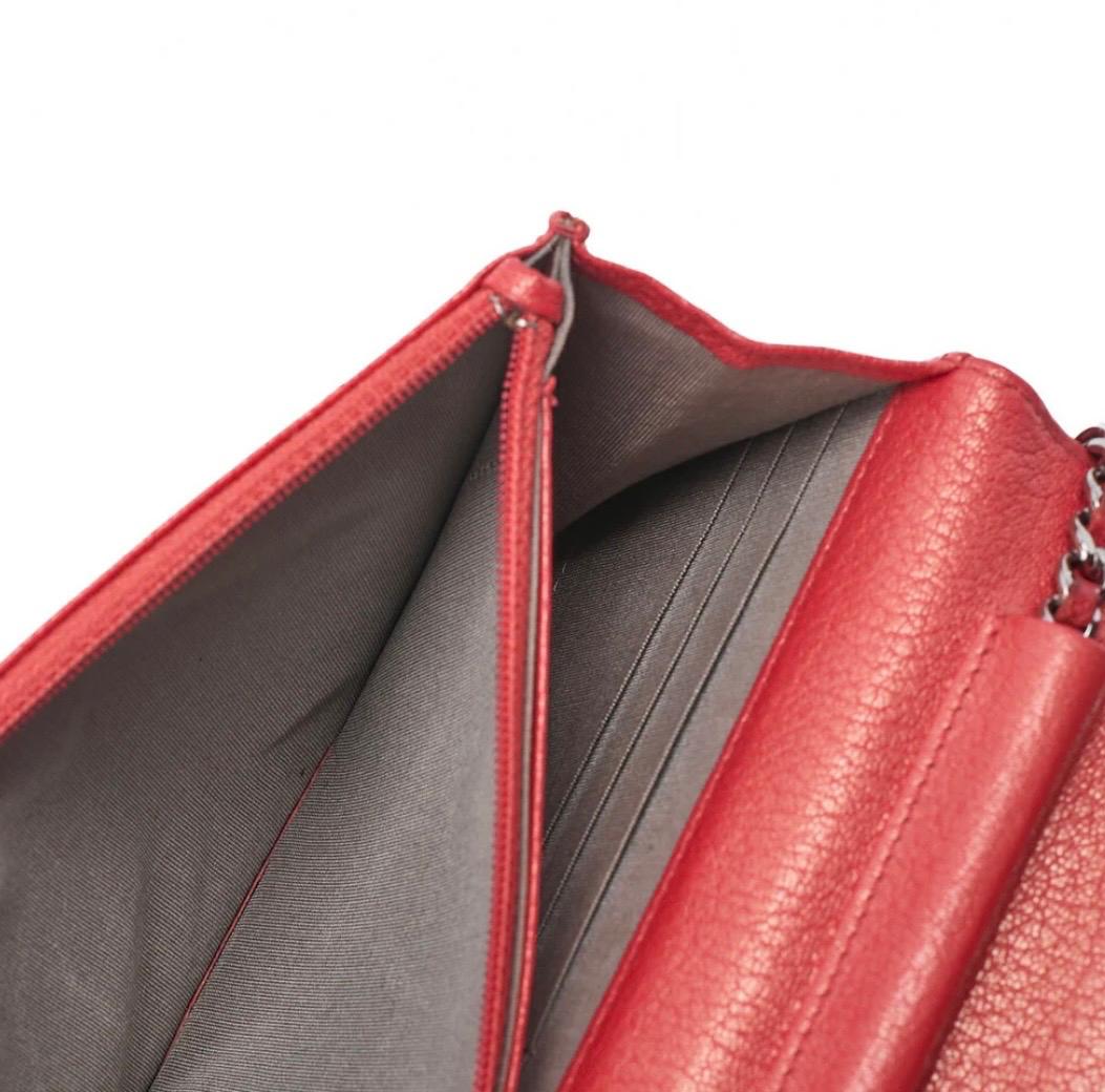 Portefeuille CHANEL  matelassé à cuir de veau rouge /Eternel Luxe