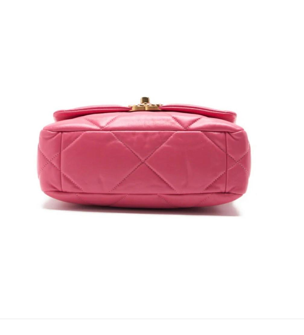Sac CHANEL 19 Matelassé cuir d'agneau rose / Eternel Luxe