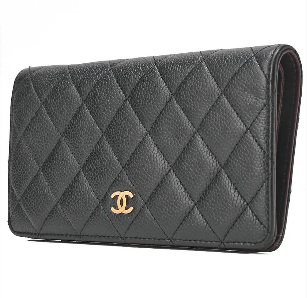 Portefeuille  CHANEL Matelassé  cuir caviar noir Eternel Luxe seconde main