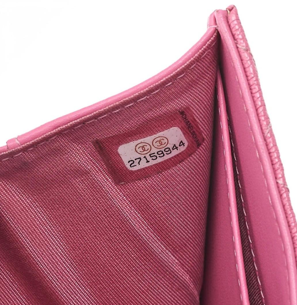 Portefeuille  Chanel Boy cuir caviar rose, finitions dorées / Eternel Luxe /Seconde main