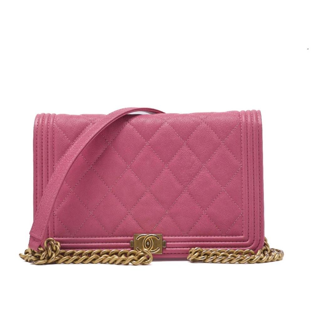 Portefeuille CHANEL Boy Chanel Matelassé à chaîne en cuir caviar rose, Eternel Luxe / Seconde main