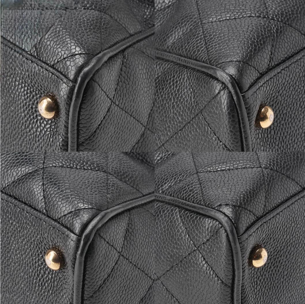 Sac  CHANEL Boston  cuir caviar noir Coco Mark