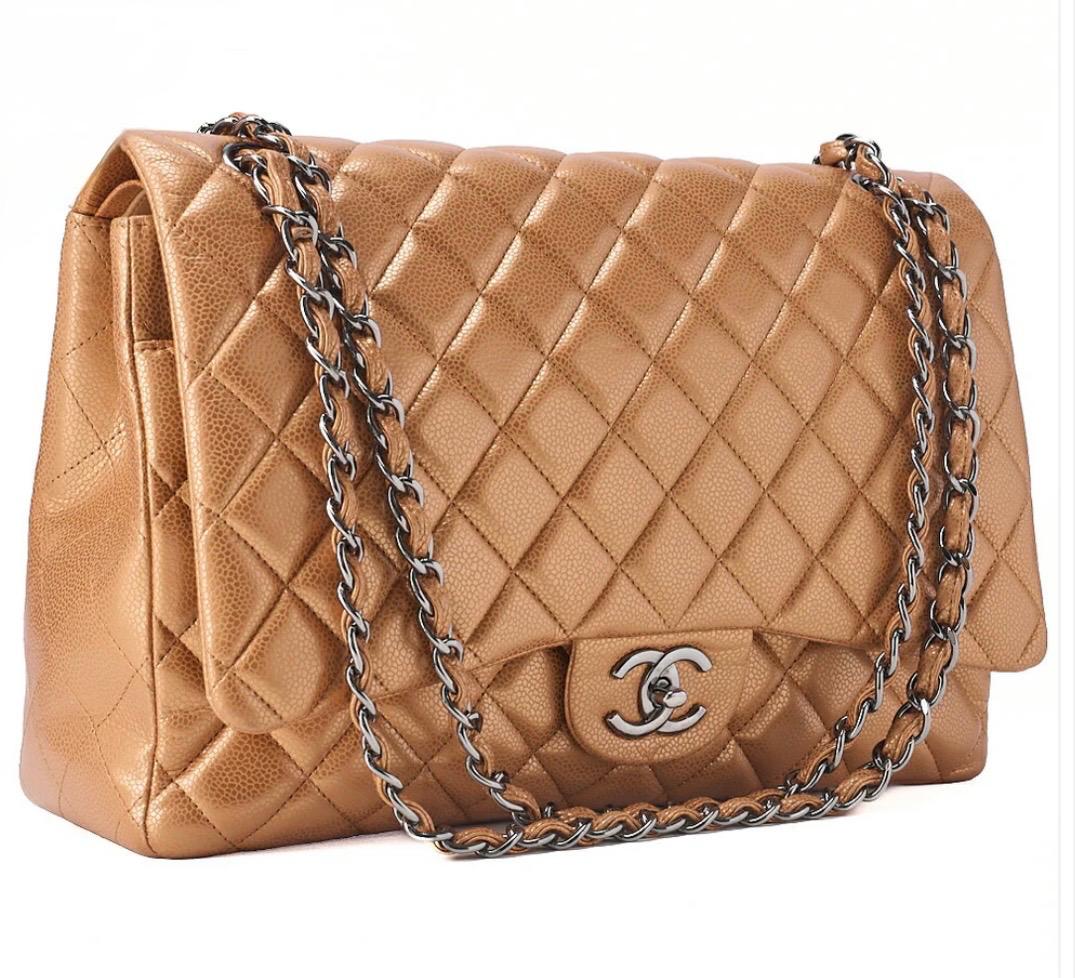 Sac Chanel Maxi 33 Deca Matelassé cuir caviar bronze