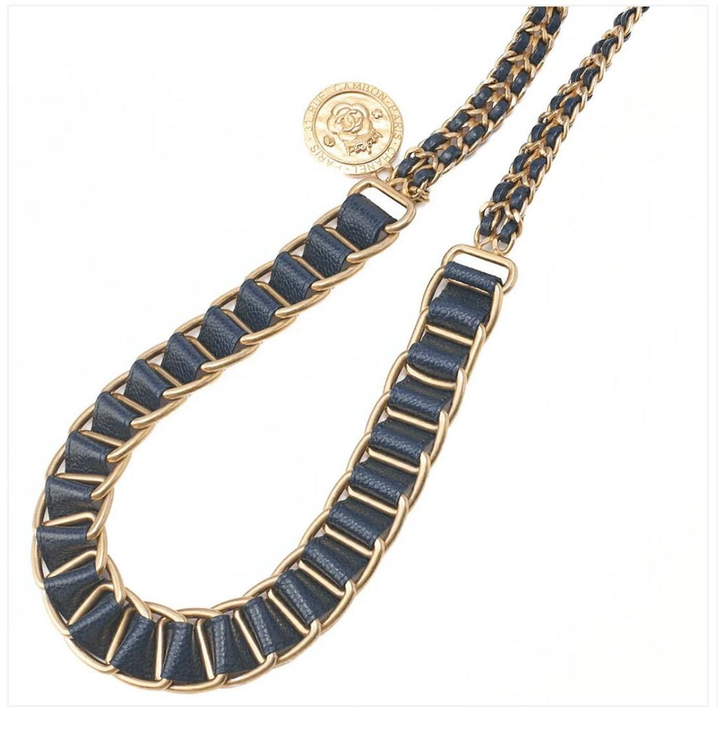 Sac Chanel Mini Matelassé 19 cm bleu marine cuir caviar