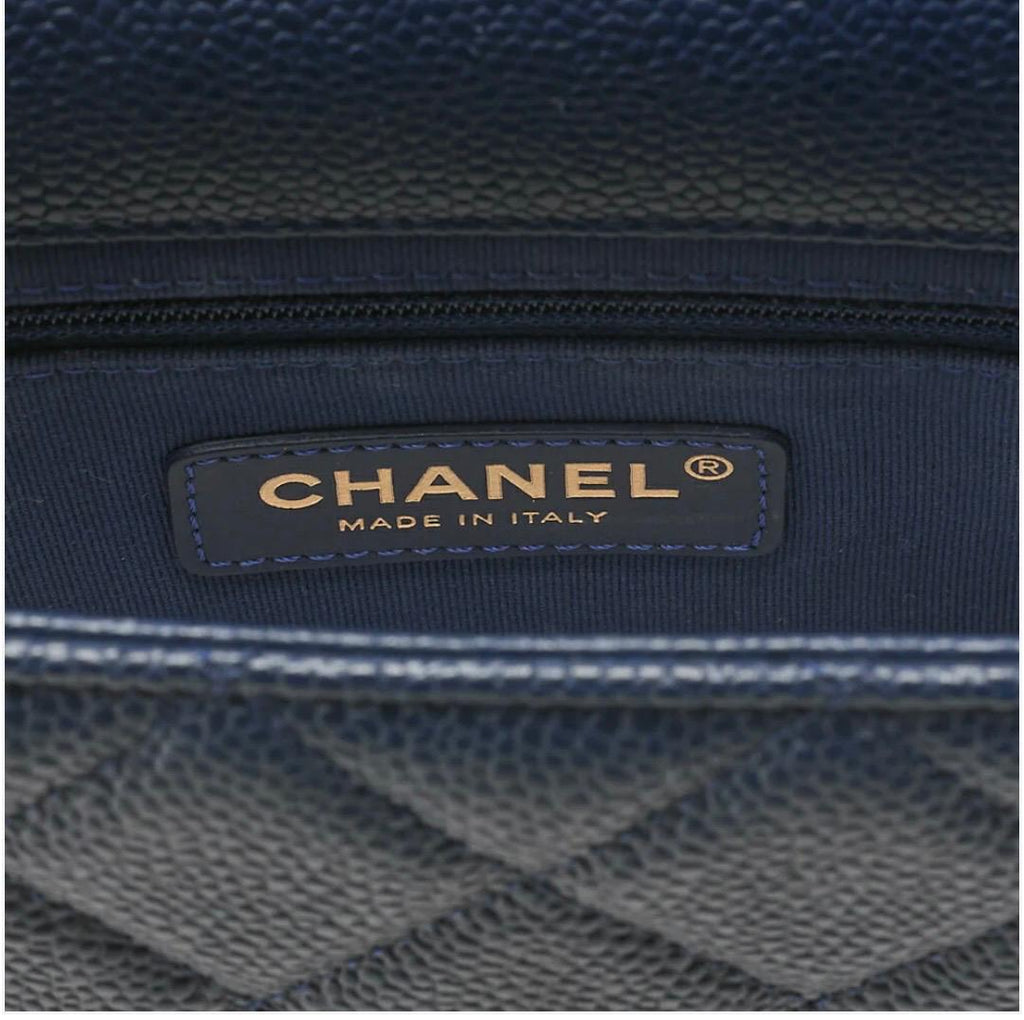 Sac Chanel Mini Matelassé 19 cm bleu marine cuir caviar