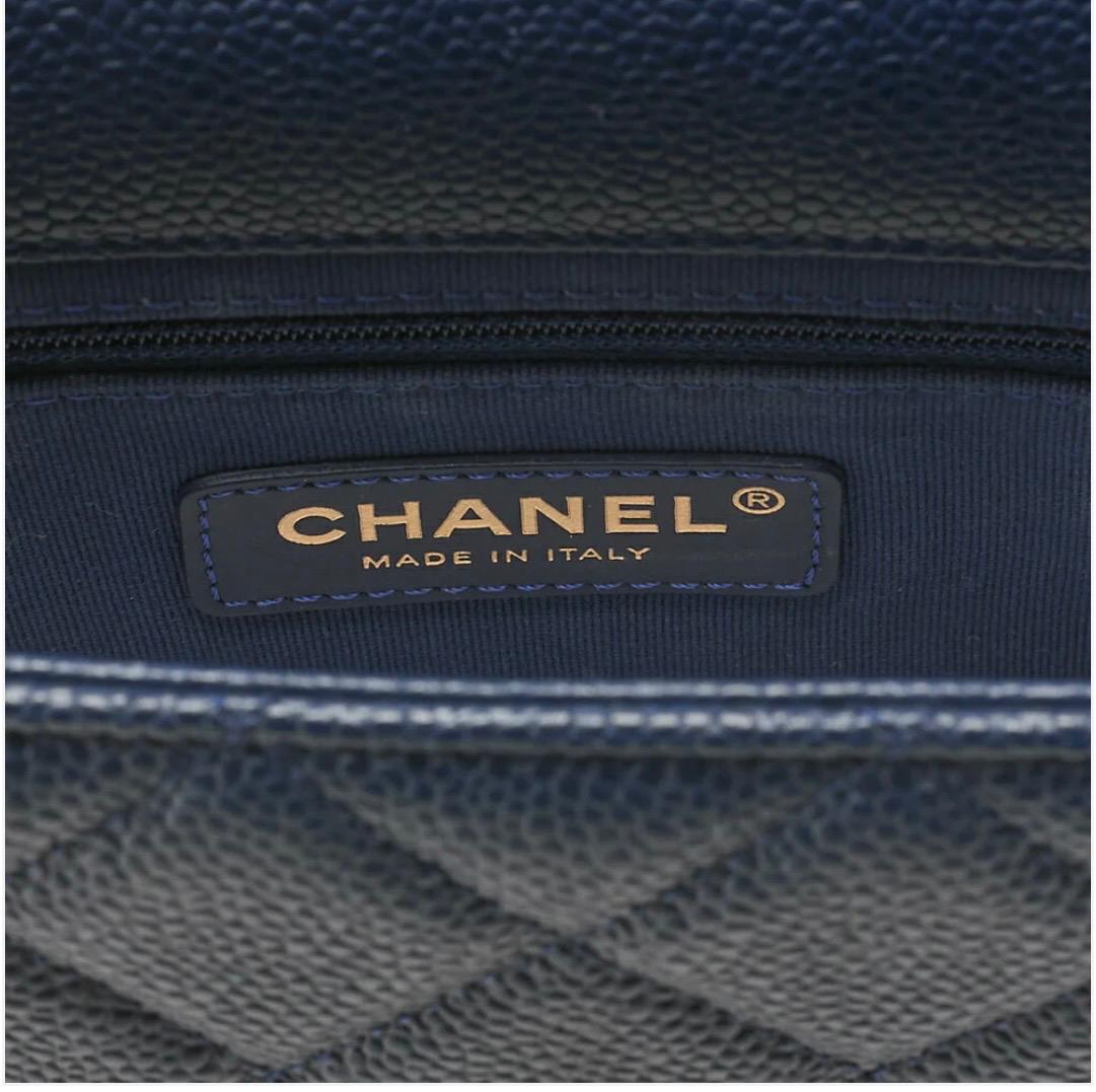 Sac Chanel Mini Matelassé 19 cm bleu marine cuir caviar