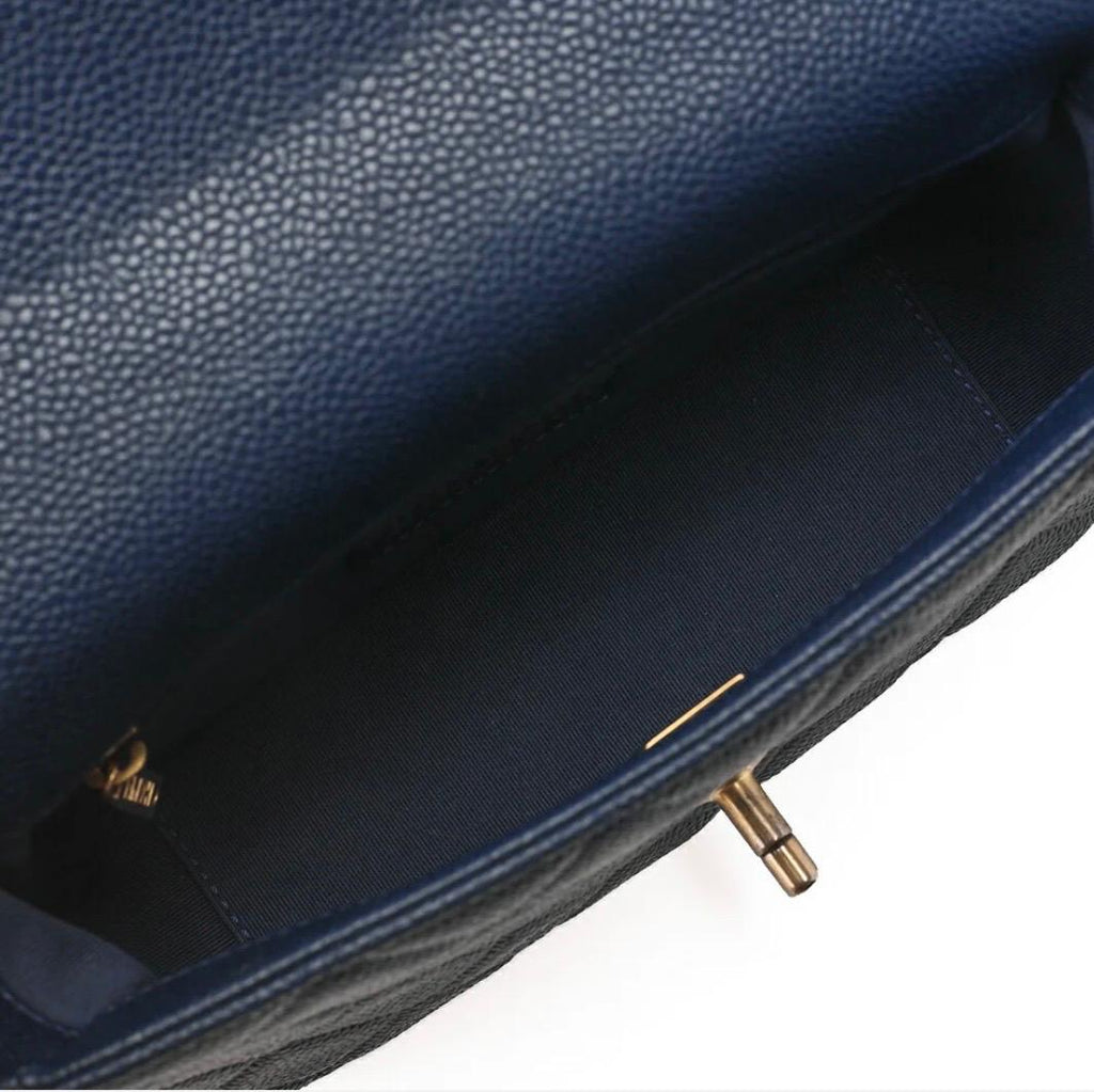 Sac Chanel Mini Matelassé 19 cm bleu marine cuir caviar