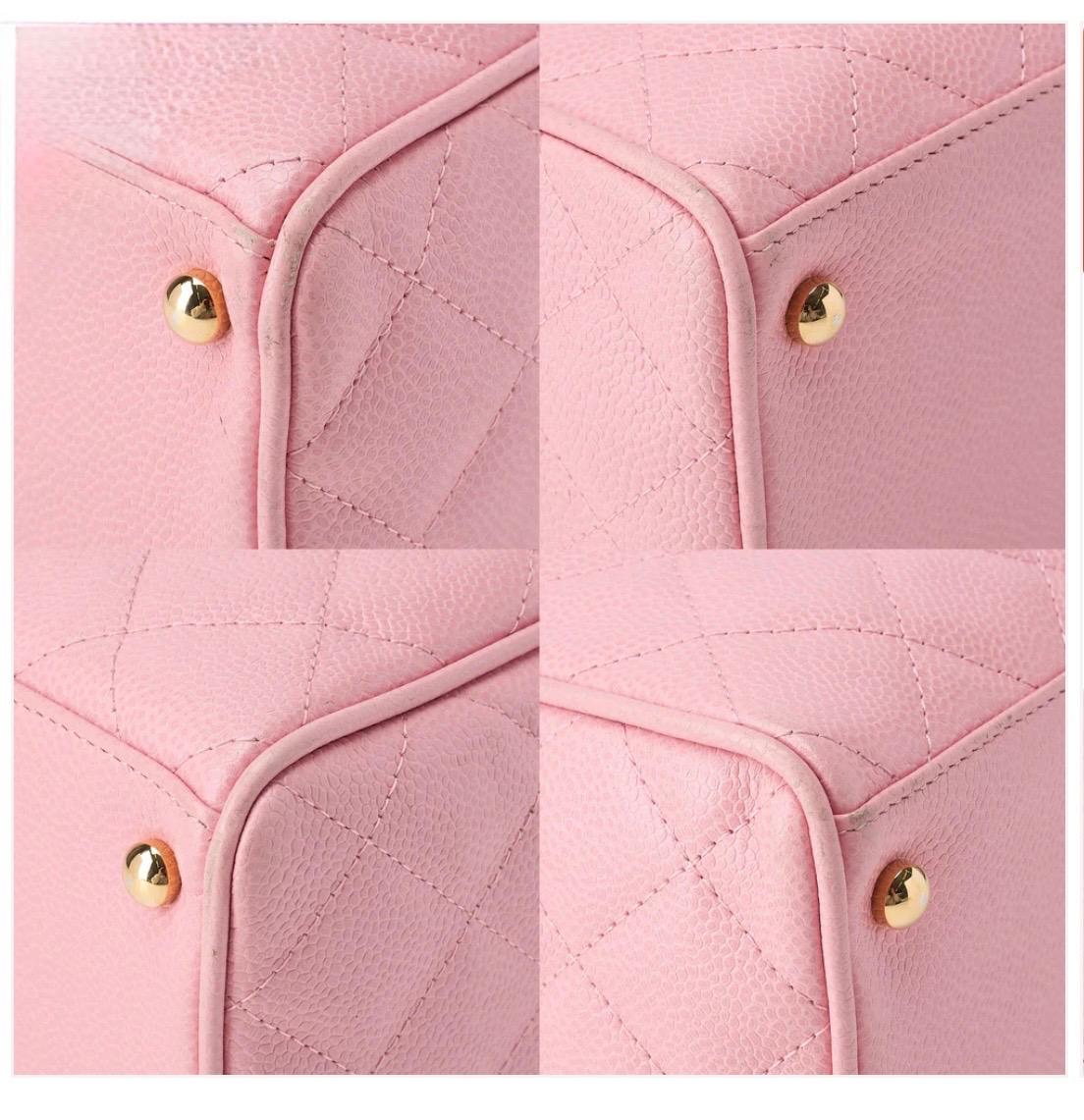 Sac Chanel Boston rose Cocoon matelassé cuir caviar – sac à main luxe occasion authentique