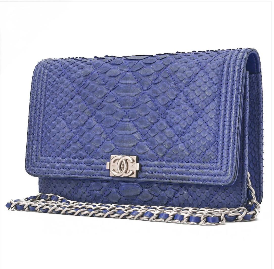 Sac Chanel Boy Wallet on Chain Python Bleu – Occasion Authentifié