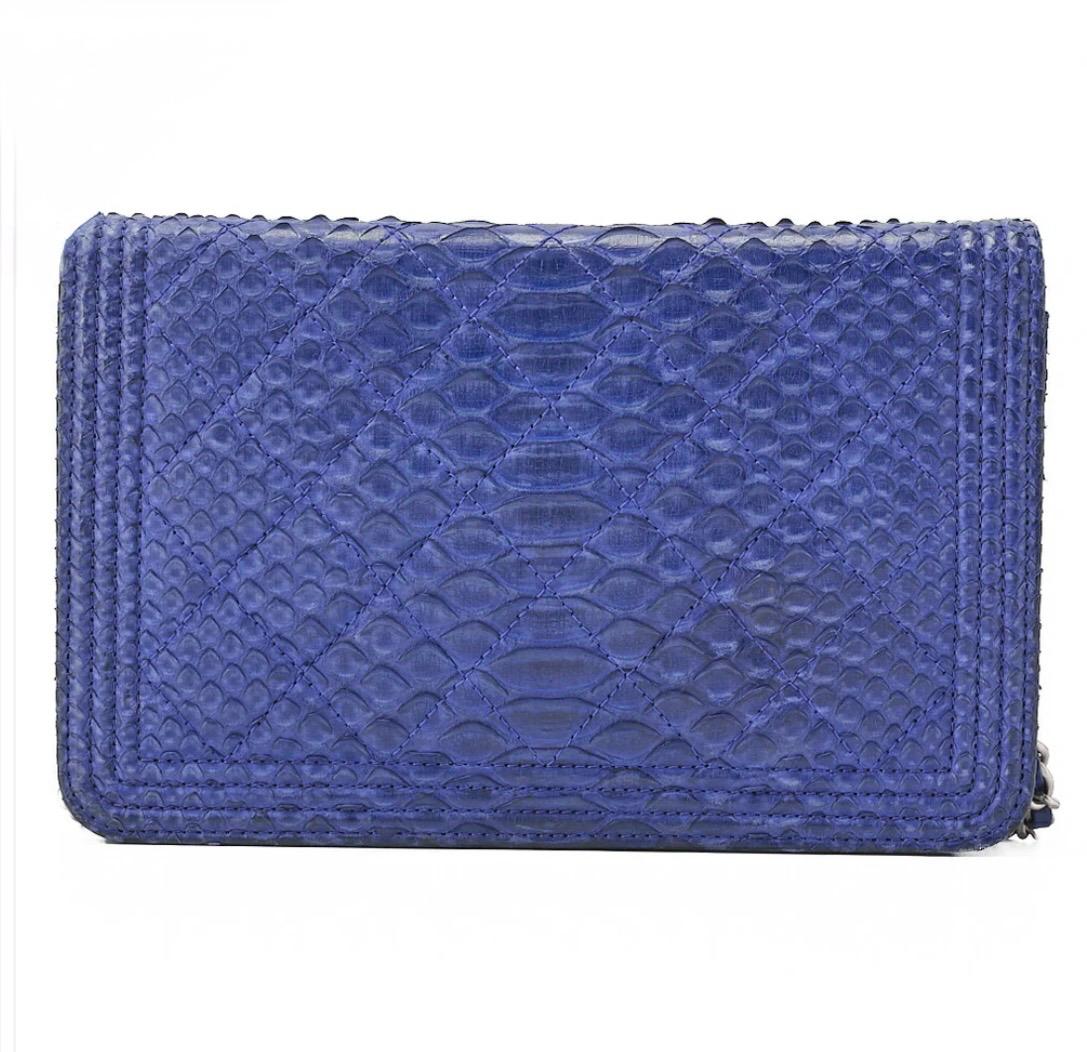 Sac Chanel Boy Wallet on Chain Python Bleu – Occasion Authentifié