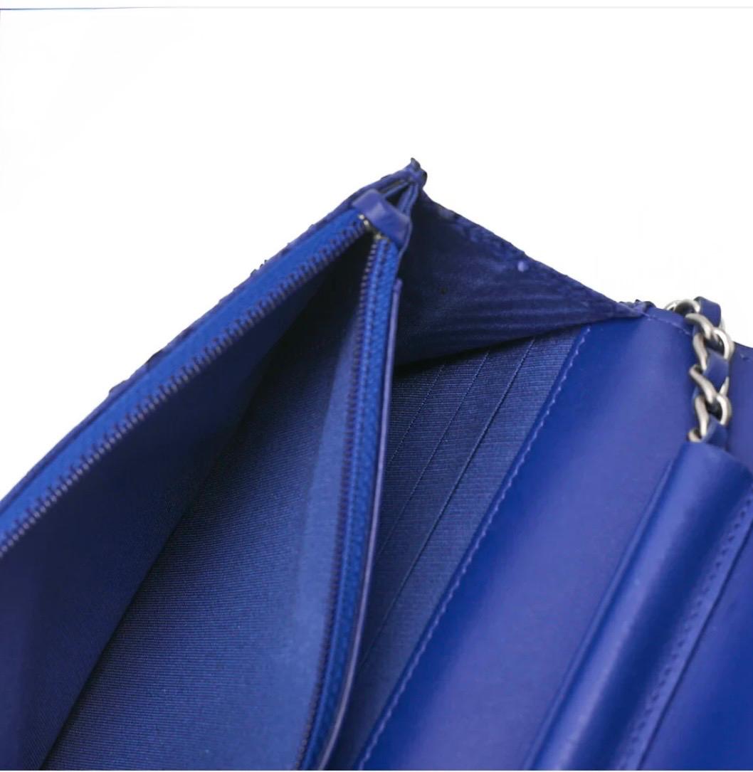 Sac Chanel Boy Wallet on Chain Python Bleu – Occasion Authentifié