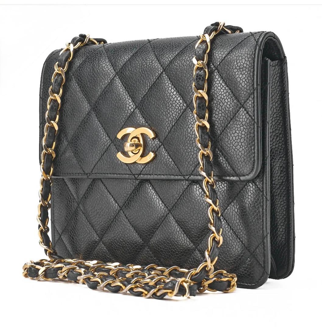 Sac cabas CHANEL cuir caviar matelassé noir, chaîne dorée, bandoulière carrée – sac Chanel seconde main authentifié
