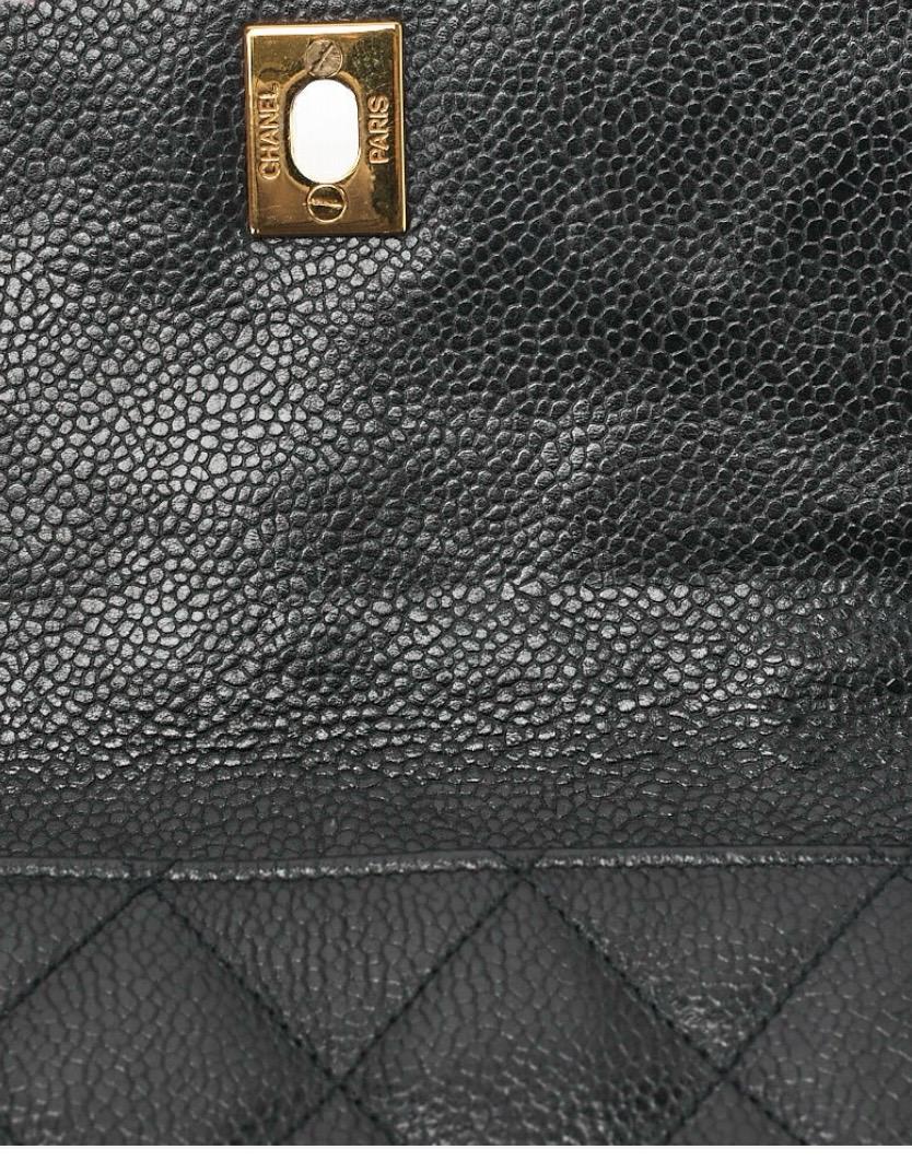 Sac cabas CHANEL cuir caviar matelassé noir, chaîne dorée, bandoulière carrée – sac Chanel seconde main authentifié
