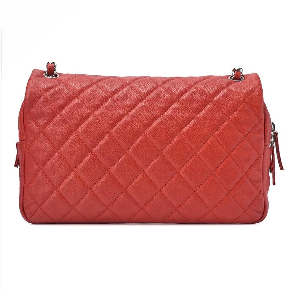 Sac à bandoulière CHANEL Deca Matelassé à rabat simple en cuir caviar rouge