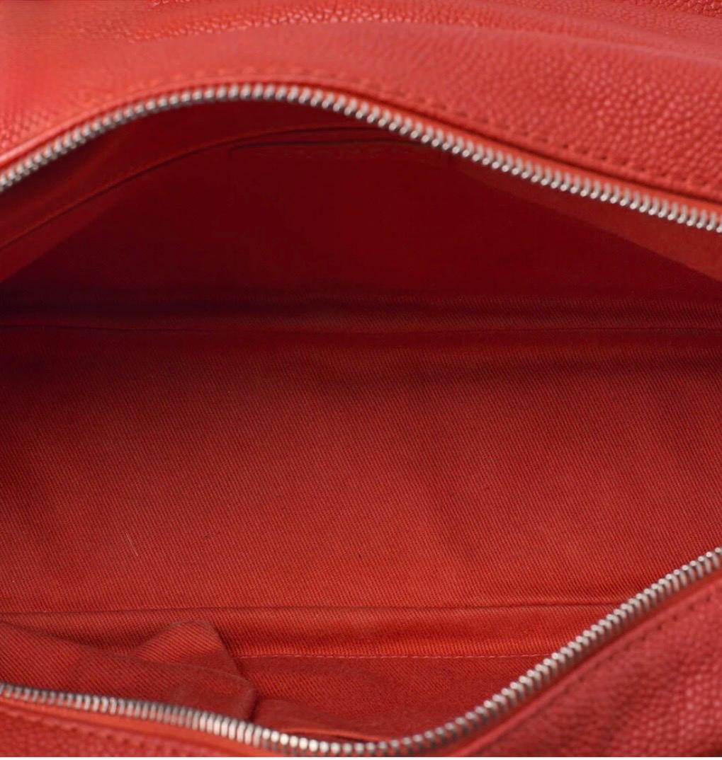 Sac à bandoulière CHANEL Deca Matelassé à rabat simple en cuir caviar rouge