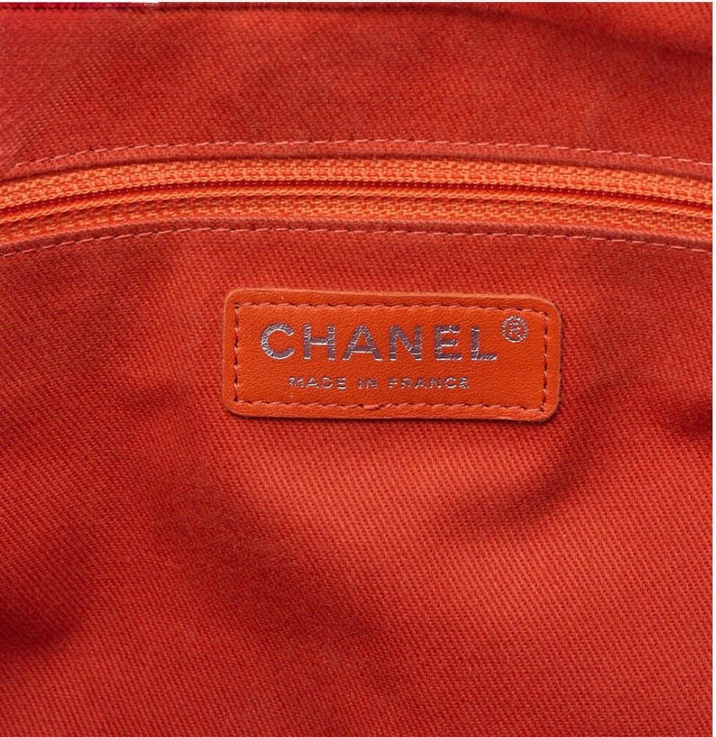 Sac à bandoulière CHANEL Deca Matelassé à rabat simple en cuir caviar rouge