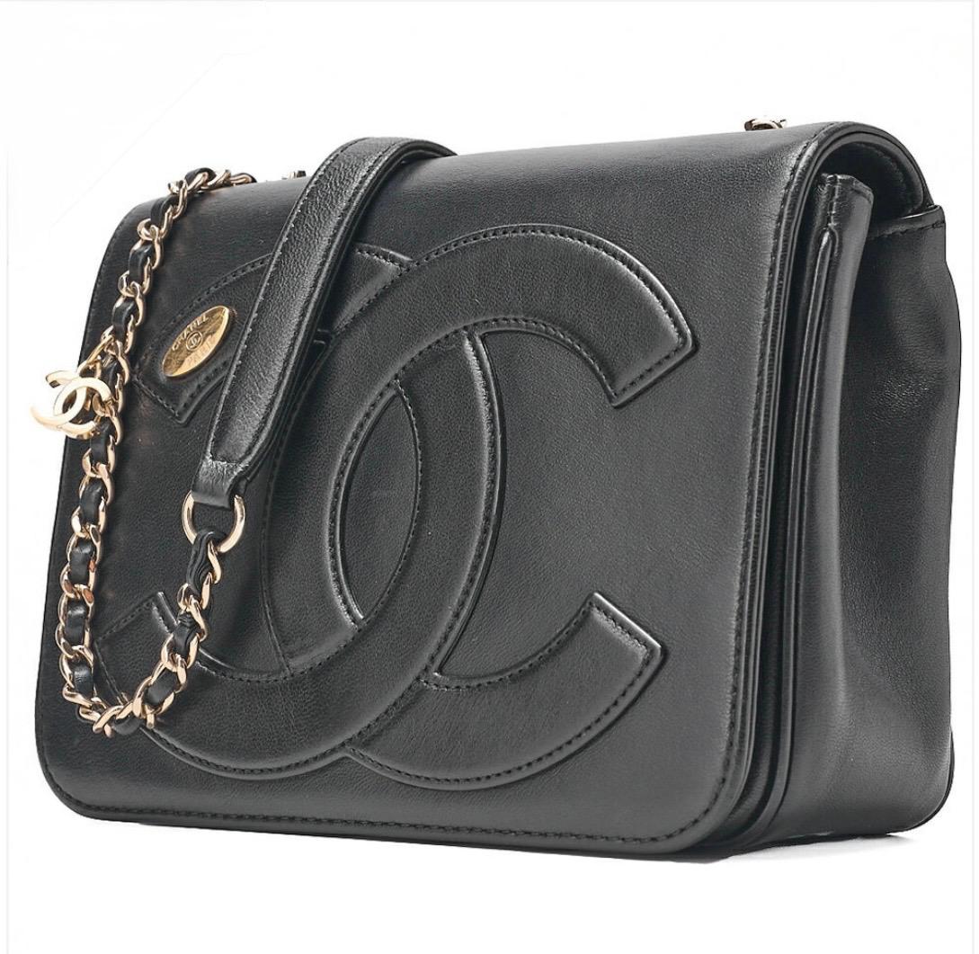Sac CHANEL Big Coco Mark vintage noir cuir d’agneau – bandoulière chaîne dorée – sac Chanel seconde main authentique