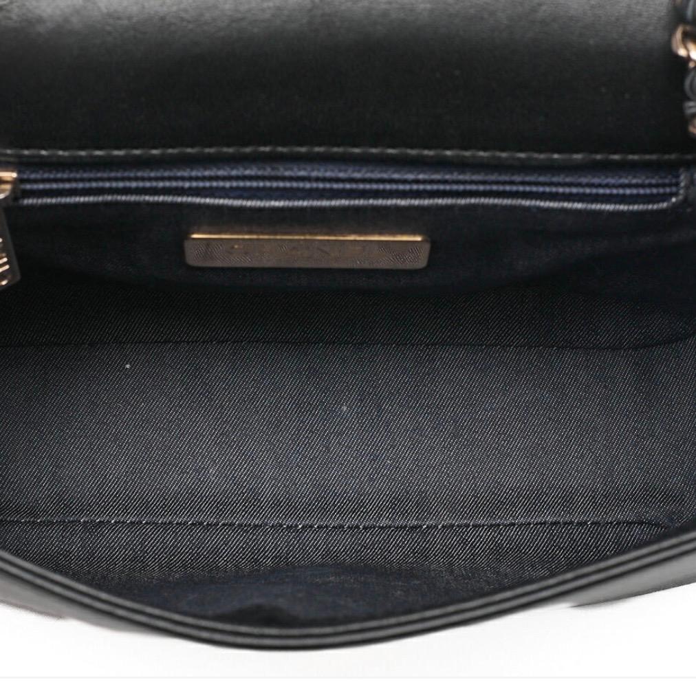 Sac CHANEL Big Coco Mark vintage noir cuir d’agneau – bandoulière chaîne dorée – sac Chanel seconde main authentique