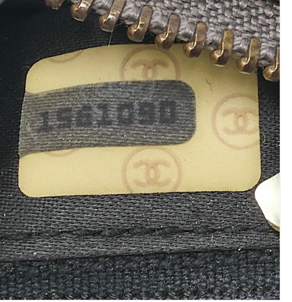 Sac CHANEL Coco Mark à franges argenté cuir d’agneau – chaîne dorée – sac Chanel seconde main authentique