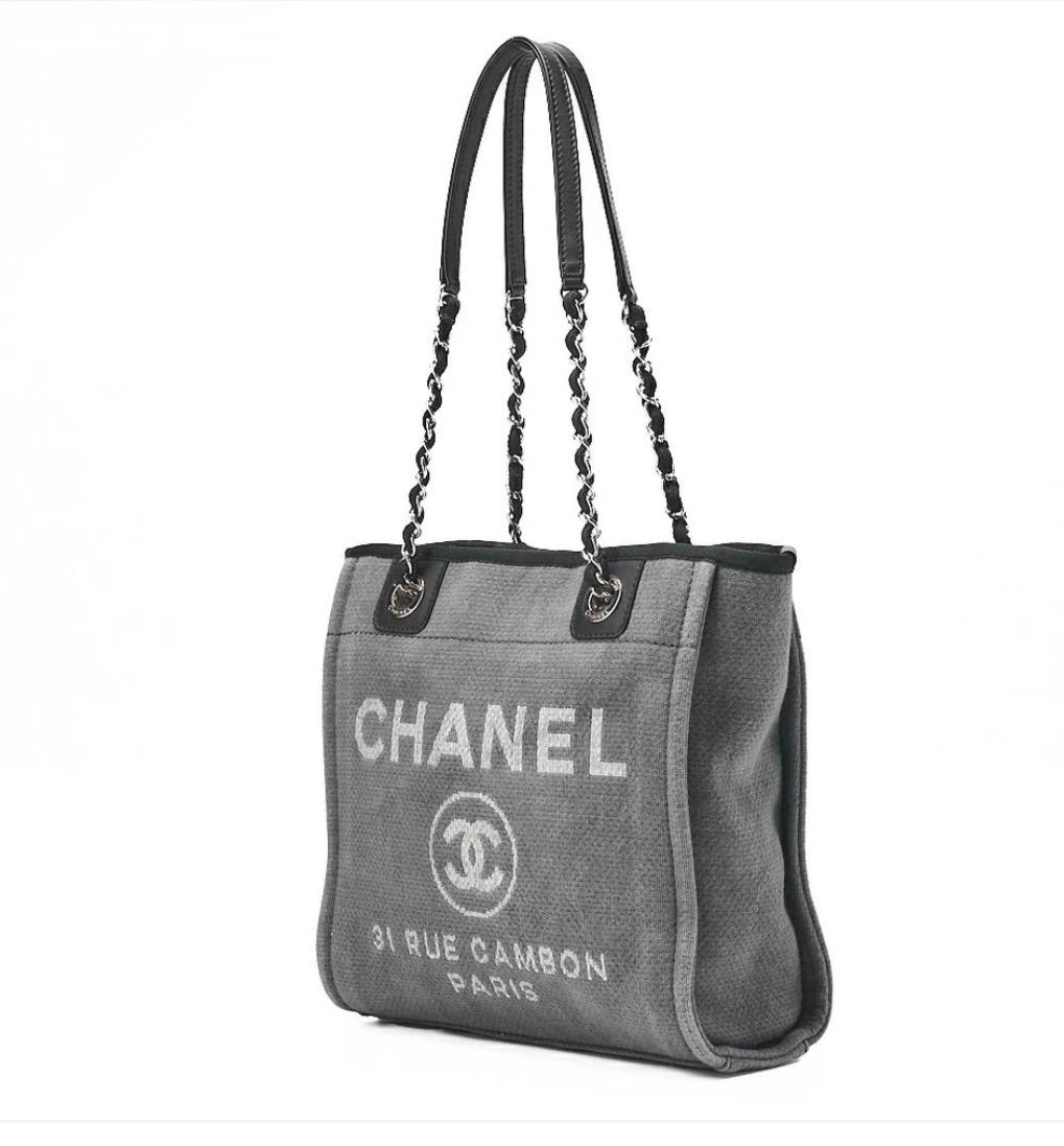 Sac cabas CHANEL Deauville PM toile grise & marine