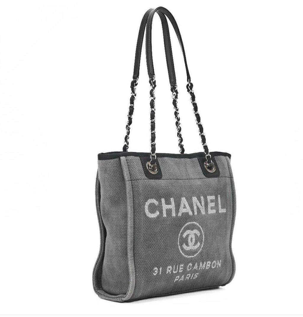 Sac cabas CHANEL Deauville PM toile grise & marine