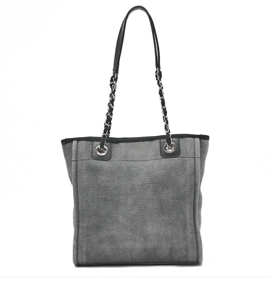 Sac cabas CHANEL Deauville PM toile grise & marine