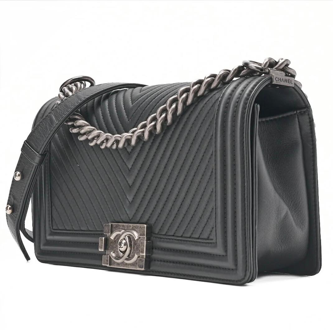 Sac Chanel Boy Noir Cuir Agneau – Chaîne Argentée