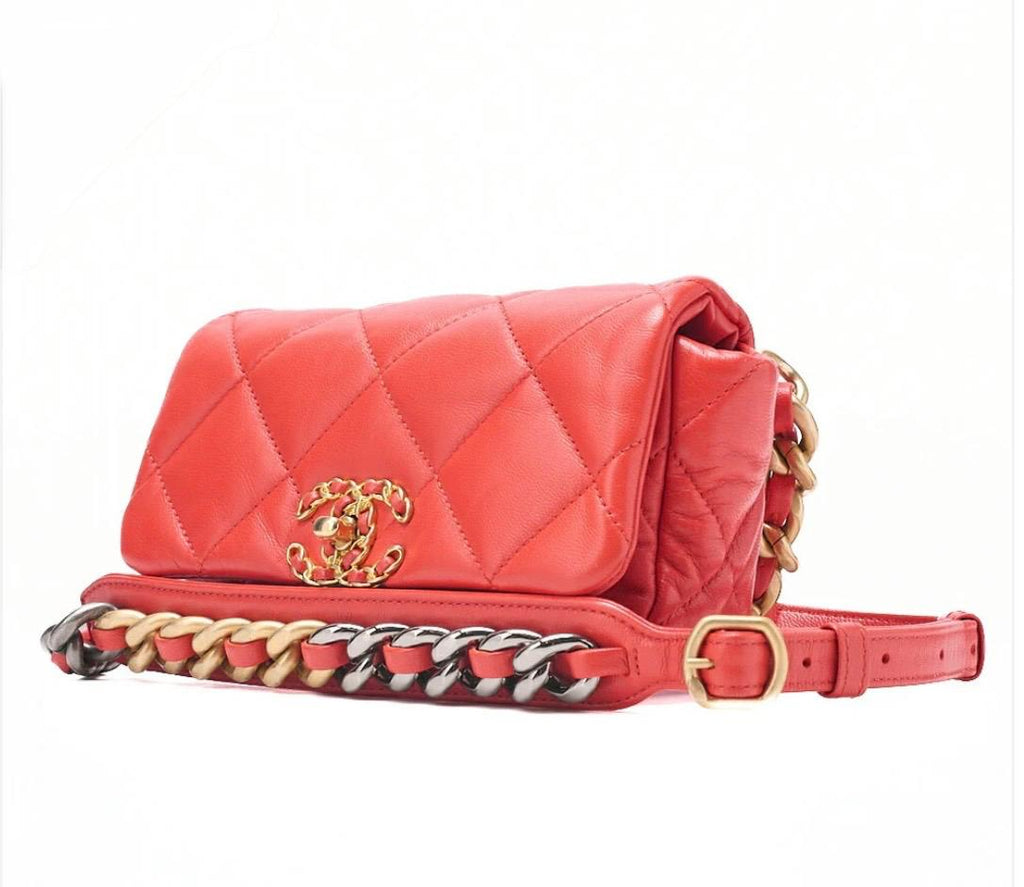 Pochette banane Chanel matelassée rouge