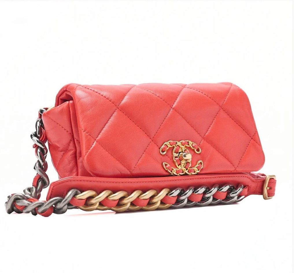 Pochette banane Chanel matelassée rouge