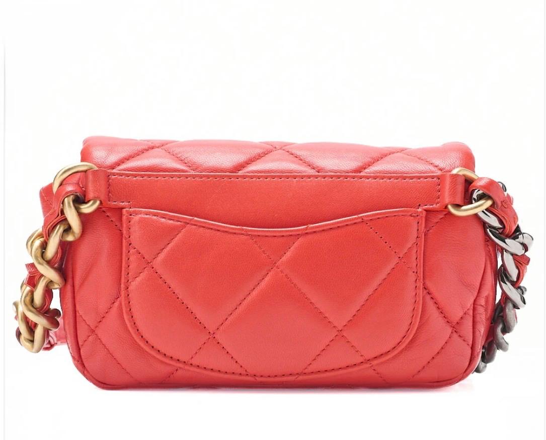 Pochette banane Chanel matelassée rouge