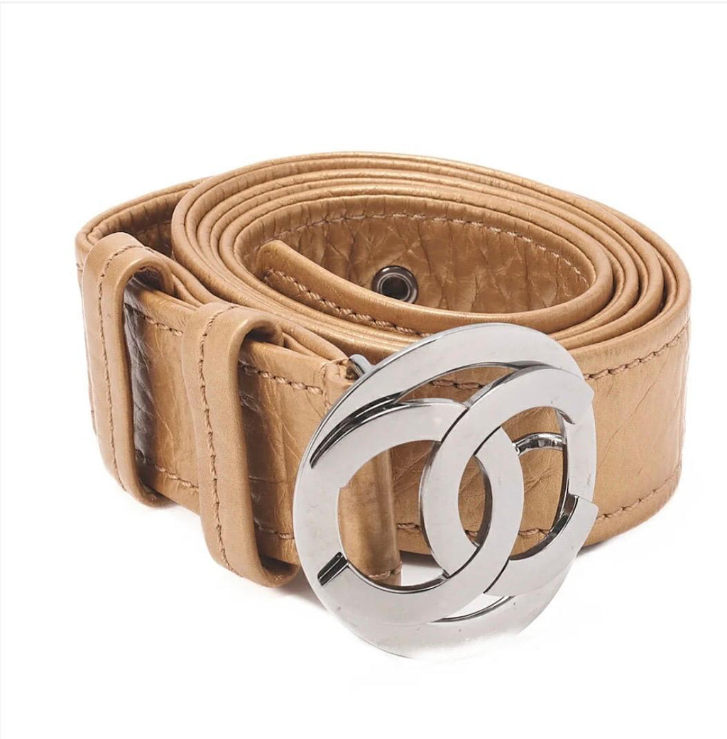 Sac Ceinture CHANEL Matelassé Beige en Cuir d’Agneau – Convertible Épaule & Taille