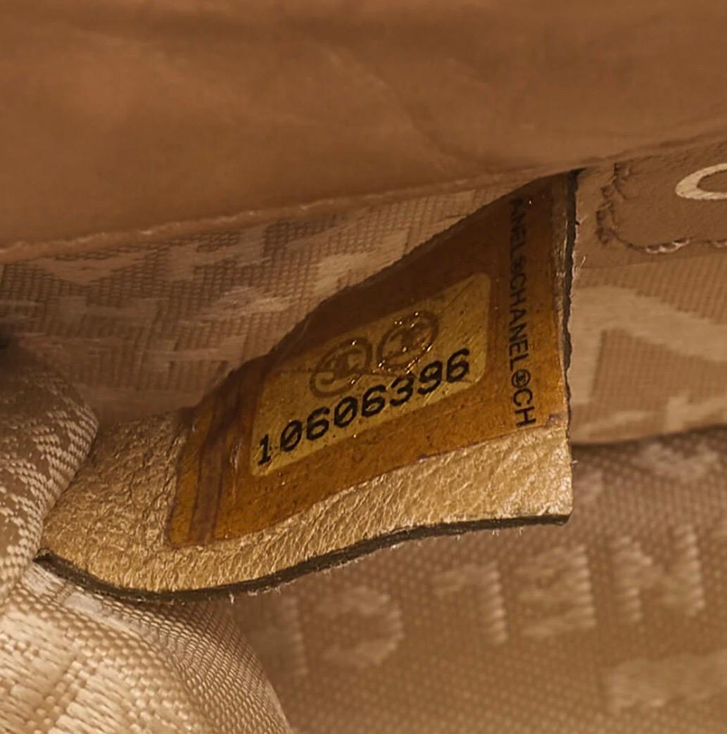 Sac Ceinture CHANEL Matelassé Beige en Cuir d’Agneau – Convertible Épaule & Taille
