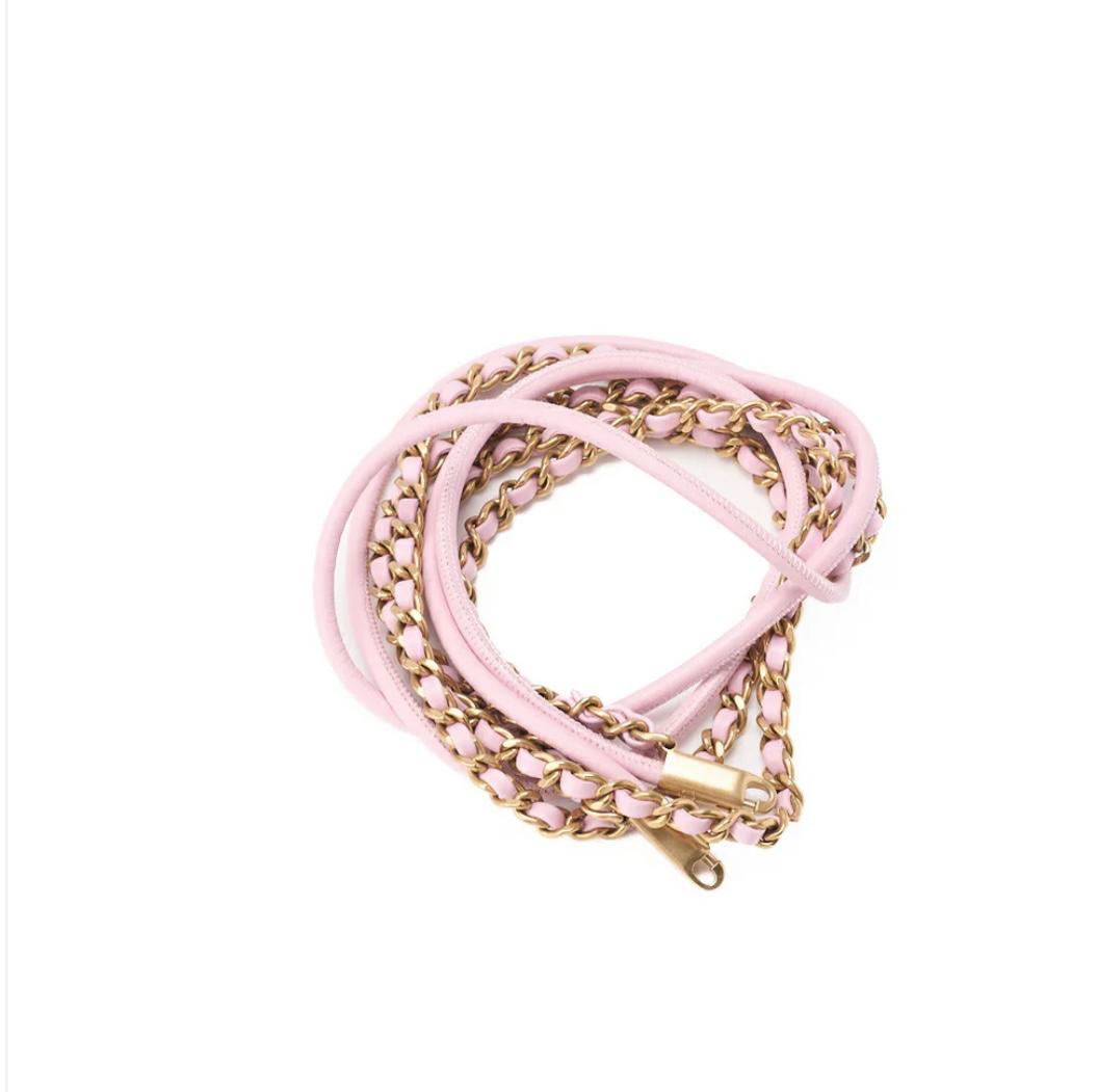 Sac CHANEL 22 cuir de veau rose chaîne dorée  / Eternel Luxe