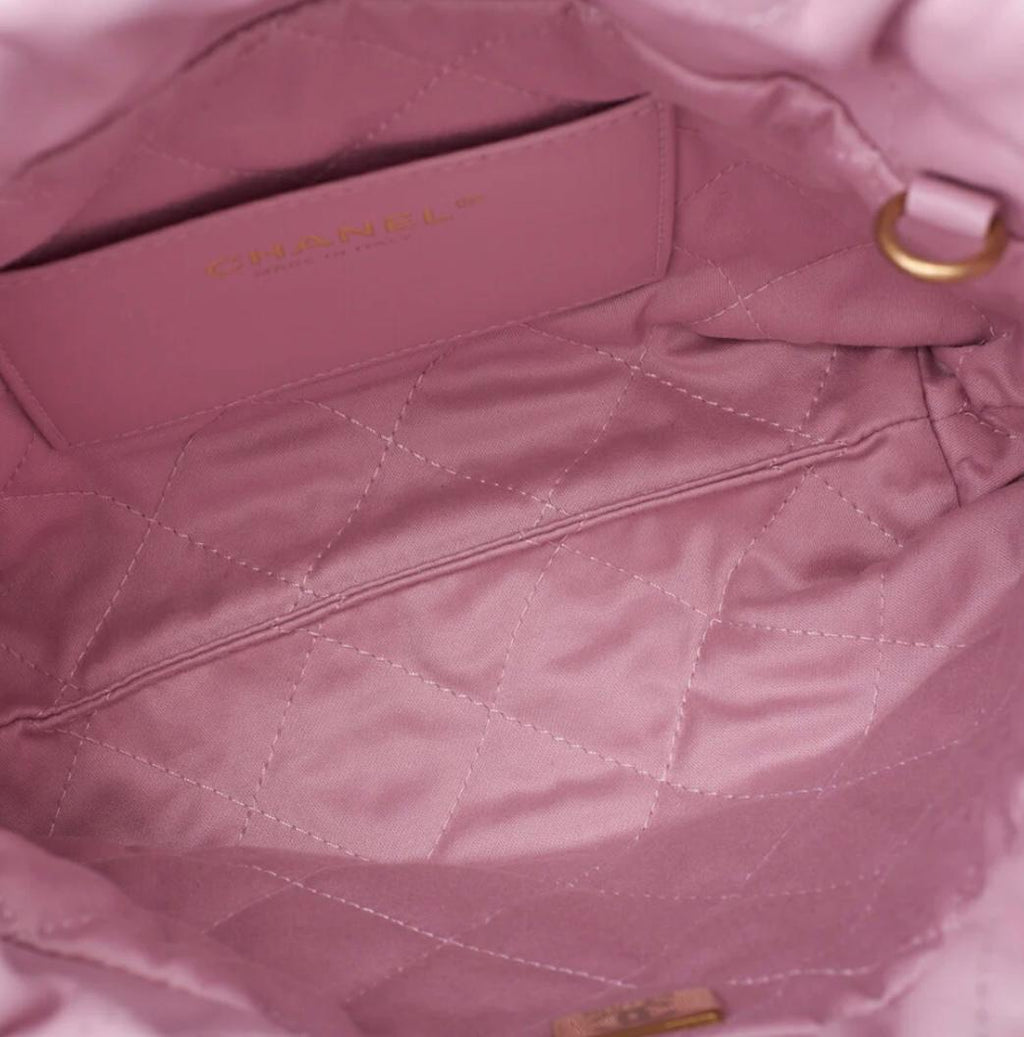 Sac CHANEL 22 cuir de veau rose chaîne dorée  / Eternel Luxe