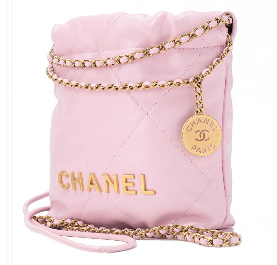 Sac CHANEL 22 cuir de veau rose chaîne dorée  / Eternel Luxe