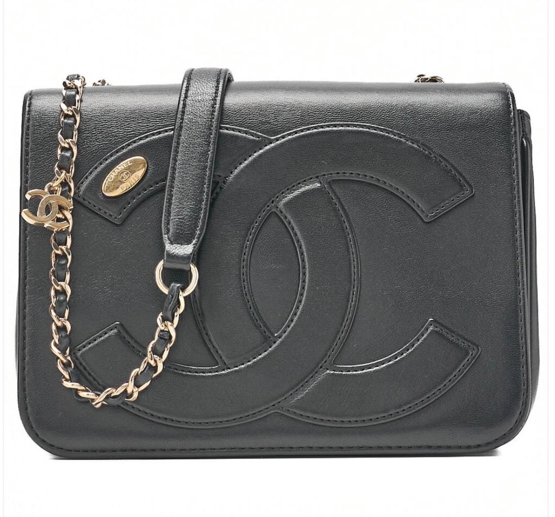 Sac Chanel Big Coco Mark noir en cuir d’agneau vintage avec chaîne dorée – sac Chanel seconde main authentique
