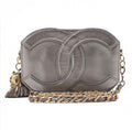 Sac Chanel Coco Mark à franges en cuir d’agneau argenté avec chaîne dorée – sac Chanel vintage authentique