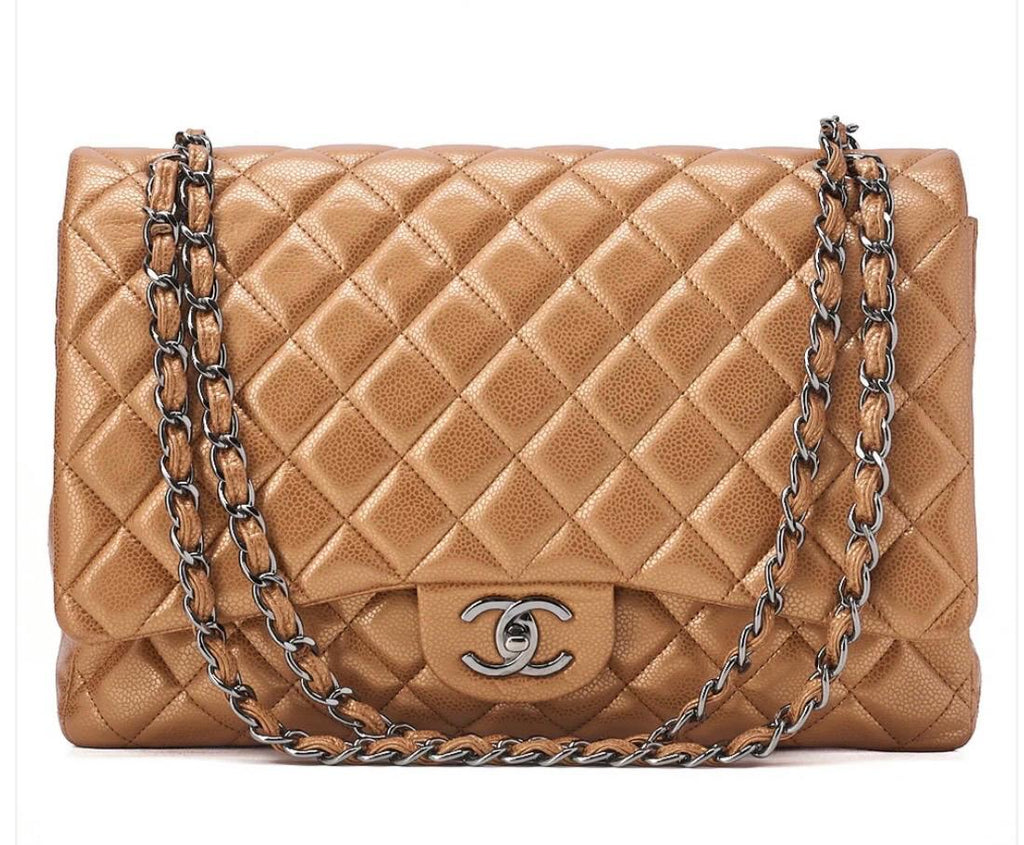 Sac Chanel Maxi 33 Deca Matelassé cuir caviar bronze avec chaîne argentée