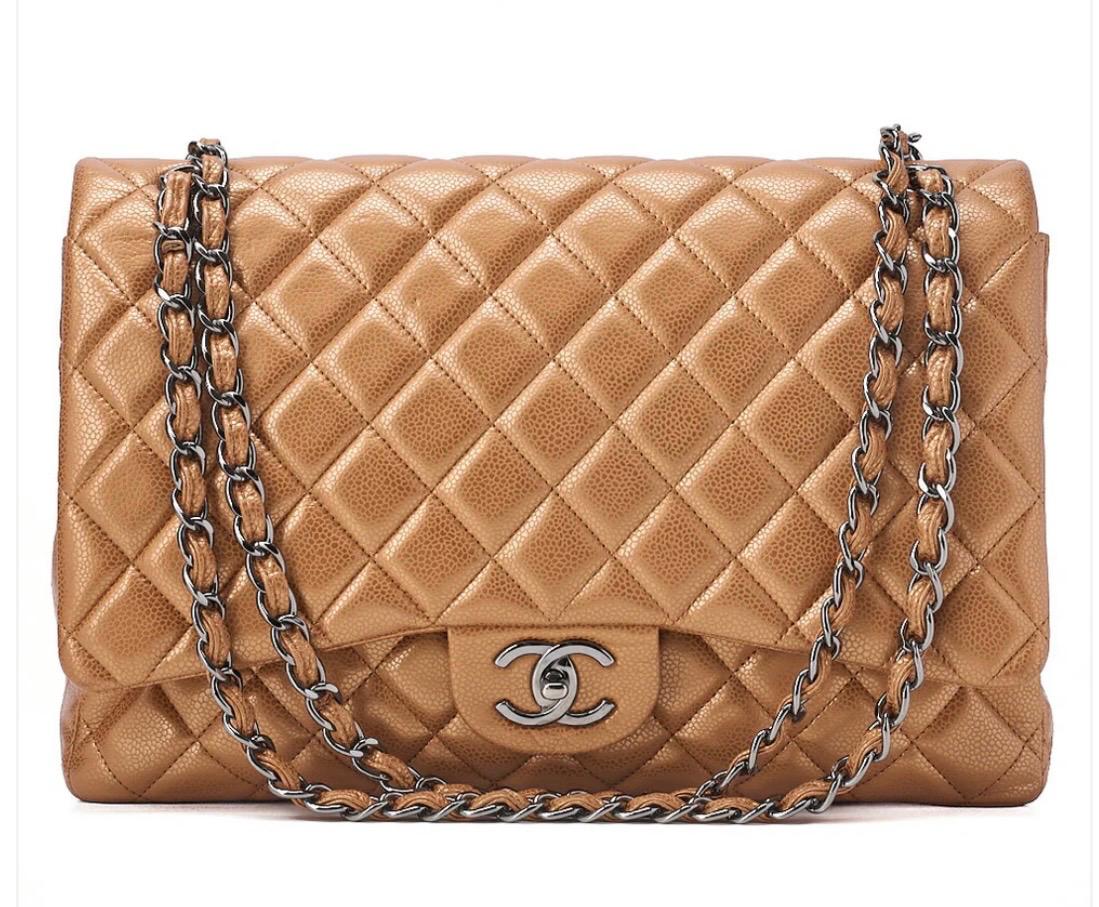 Sac Chanel Maxi 33 Deca Matelassé cuir caviar bronze avec chaîne argentée