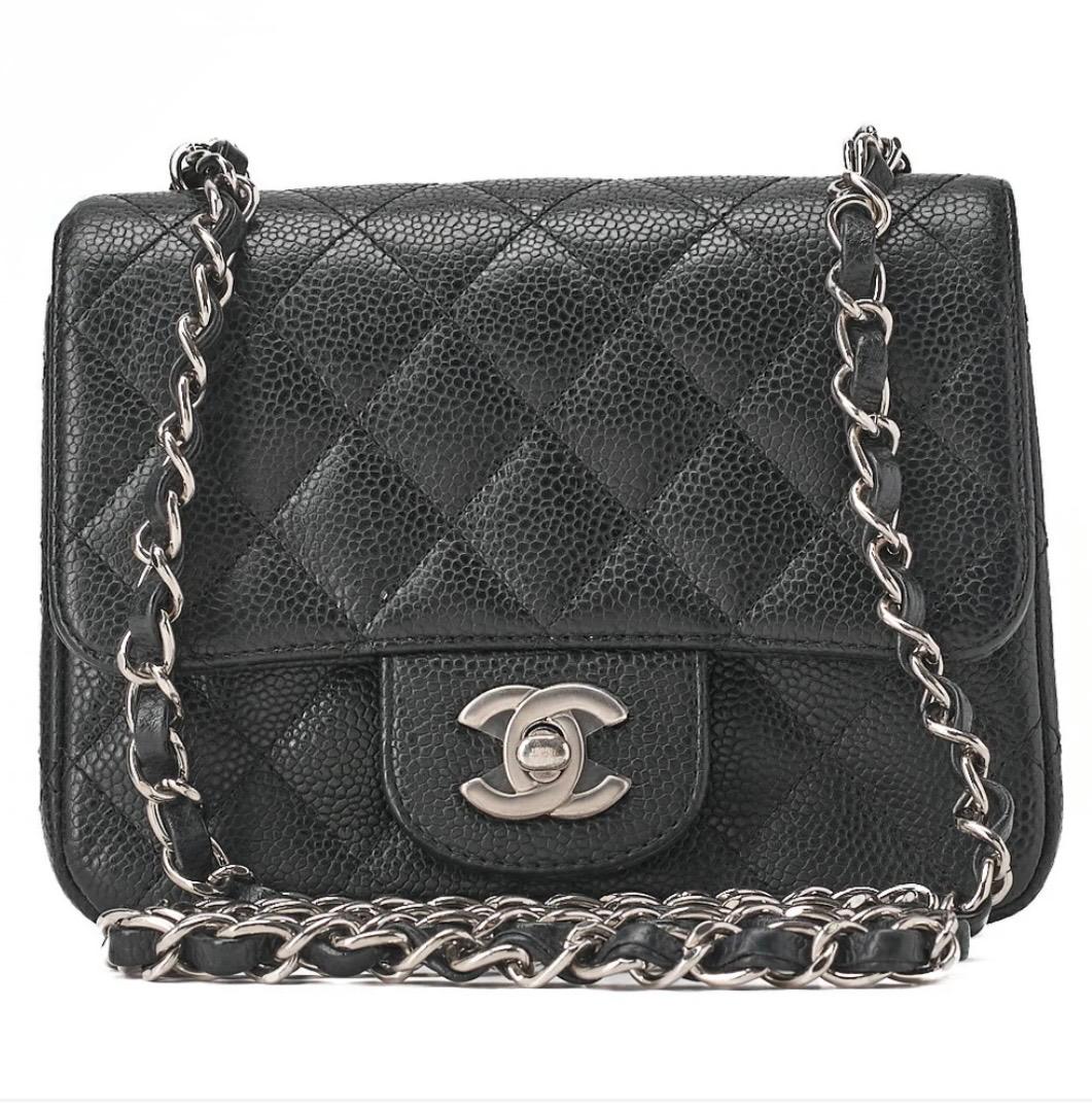 Sac Chanel mini matelassé noir 17 cm en cuir caviar avec chaîne argentée